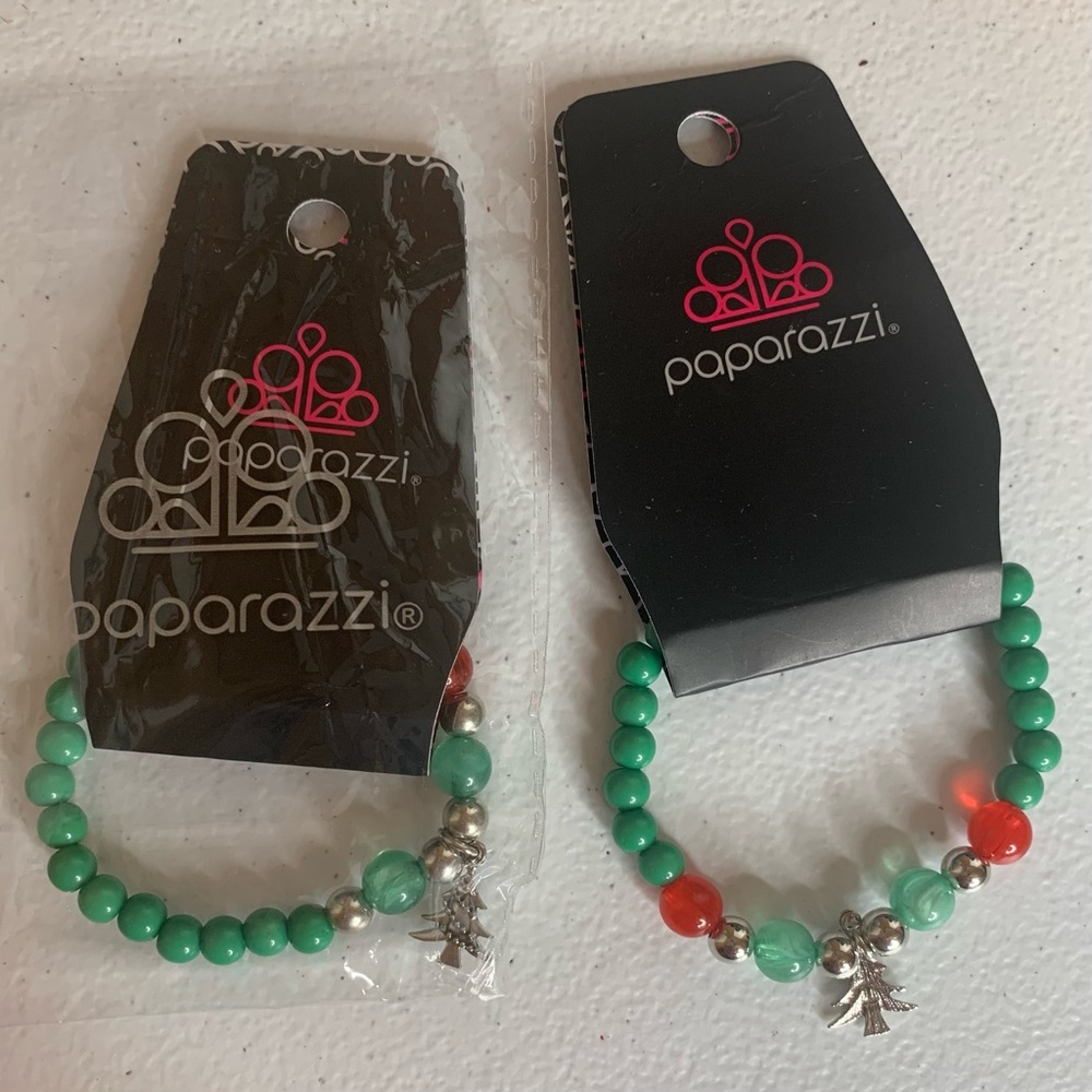 Paparazzi Kids Christmas stretch bracelets with charms-lot of 7